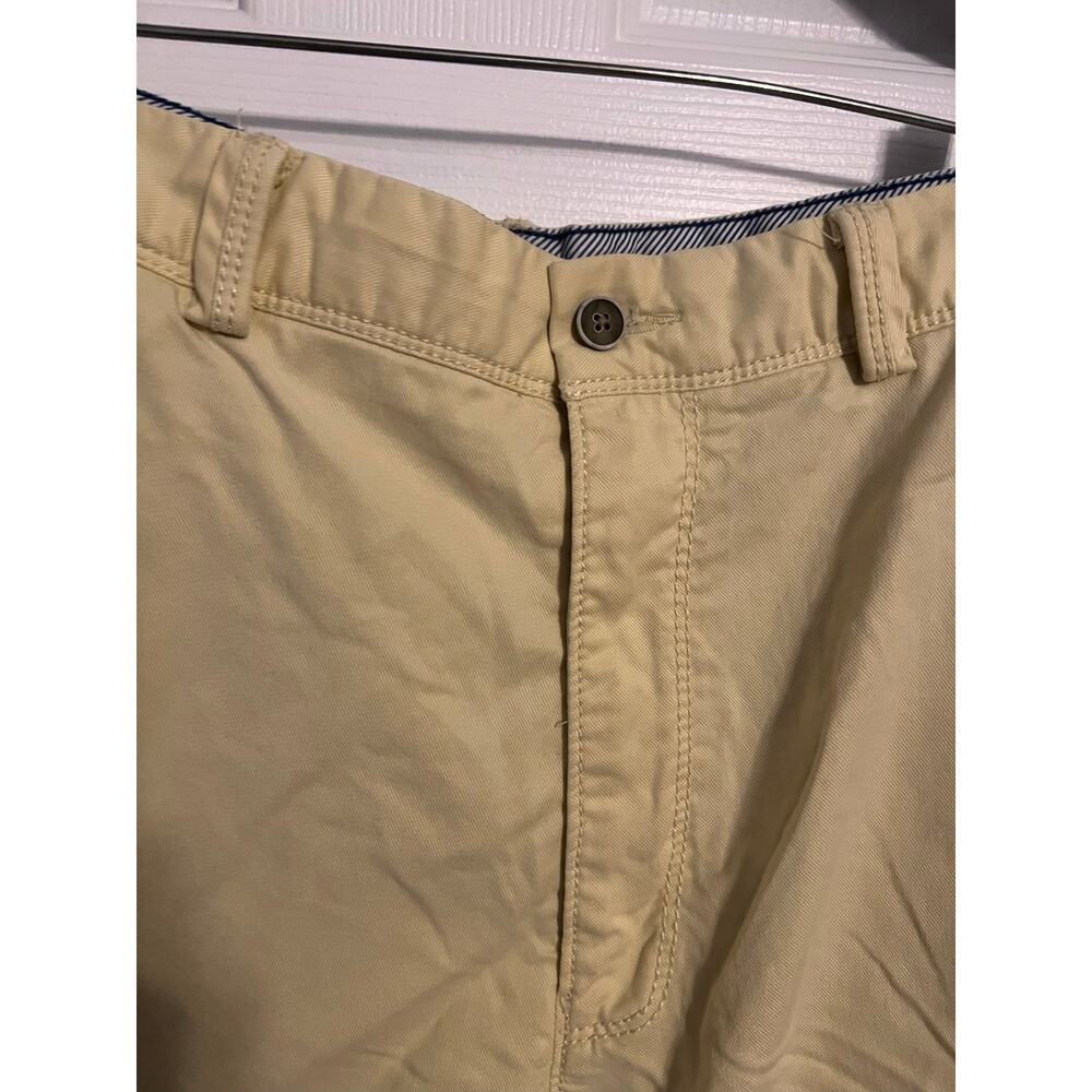 Tommy Bahama Cream Off-Yellow Shorts – Size 38 - Picture 2 of 5